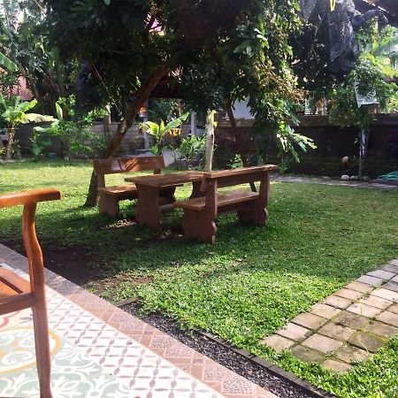 Raditya Homestay Mambat Exterior foto